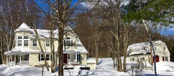 Quiet 2BR/1BA Forest-View Barn Apartment – Newly Renovated, Peaceful Escape