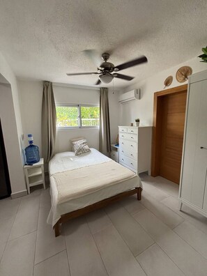 1 bedroom, desk, iron/ironing board, WiFi