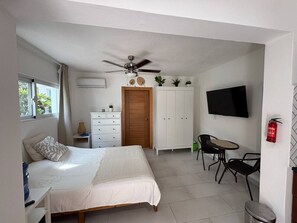 1 bedroom, desk, iron/ironing board, WiFi