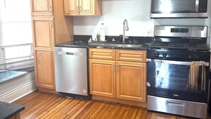 Private kitchen - 2BR Apt near Downtown and in the Park Avenue area with W/D Parking and Porches (Rochester)