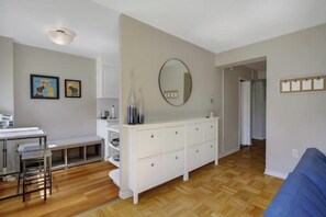 Living area - Downtown Seattle Convention Center Condo w/Parking (Seattle)