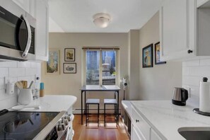 Fridge, ice maker