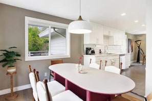 Dining - NEW! Large Modern Seattle Home, Perfect for Groups (Seattle)