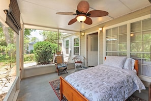 2 bedrooms, desk, iron/ironing board, free WiFi