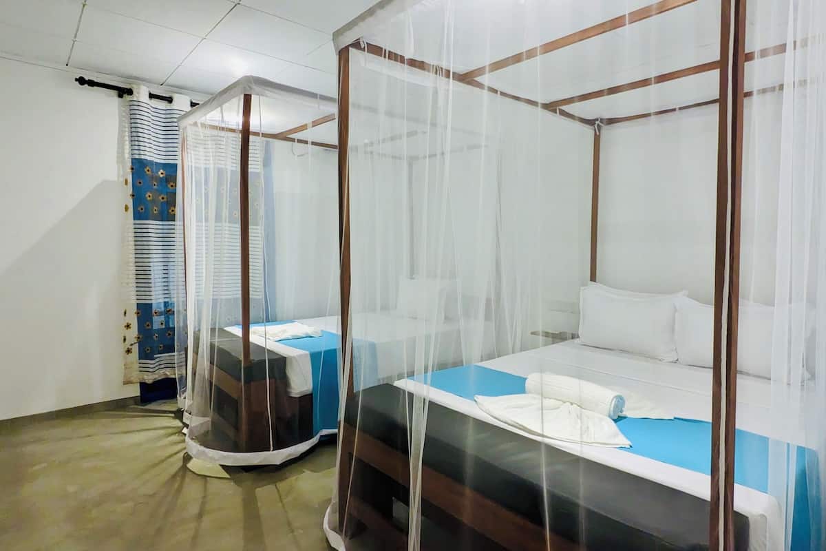 Triple Room, Balcony | Iron/ironing board, free WiFi
