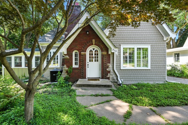Cottage, House, Grass, Tree, Neighborhood