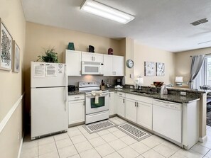 Fridge, microwave, oven, dishwasher - NEW! Windsor Palms Resort: 3BR Townhome, Private Pool & Beautiful Views (Kissimmee)