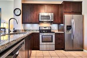 Fridge, microwave, oven, dishwasher - NEW! Windsor Palms Townhouse: Private Pool, Resort Amenities, Near Disney (Kissimmee)