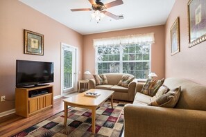 TV - NEW! Stylish Resort Condo w/ Amenities | 10 Min to Disney Parks (Kissimmee)