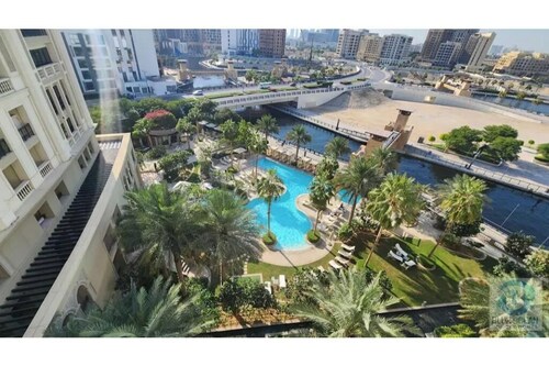 Luxurious  Fully Furnished  Creek View