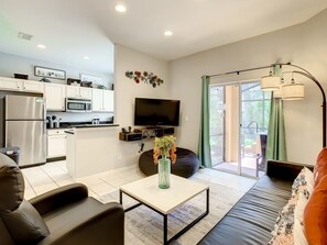 TV - NEW! Relaxing Townhome Near Disney w/ Pool, Spa, & Resort Amenities (Kissimmee)