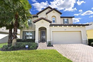 Exterior - NEW! Dales Dream: 7 Bedroom Villa w/ South Facing Pool (Davenport)