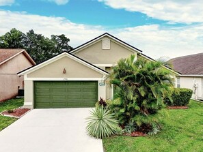 Exterior - NEW! Cozy 3BR Home w/ Private Pool Near Disney (Kissimmee)
