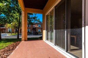 Exterior detail - NEW! Spacious 4-Bed Oasis at Regal Oaks Resort – Close to Disney & Old Town (Kissimmee)