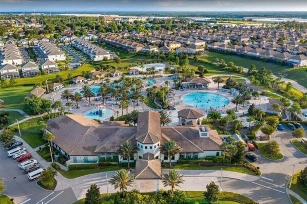 Exterior - NEW! Luxurious 6BR Villa in Champions Gate | Pool, Spa & Near Disney (Champions Gate)