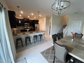 Dining - NEW! Luxurious 6BR Villa in Champions Gate | Pool, Spa & Near Disney (Champions Gate)