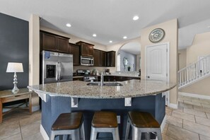 Fridge, microwave, oven, dishwasher - NEW! Spacious 5-Bedroom Resort Pool Home with Lake View (Davenport)