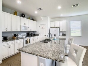 Fridge, microwave, oven, dishwasher - NEW! Luxury Villa w/ Private Pool, Golf Resort Amenities & Near Disney (Davenport)