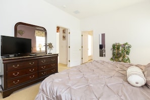 4 Schlafzimmer, Bügeleisen/Bügelbrett, WLAN