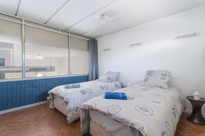 2 quartos, ferros/tábuas de passar roupa, Wi-Fi, roupa de cama