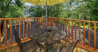 5 Min Drive to Downtown! Modern 2BR in Savannah!
