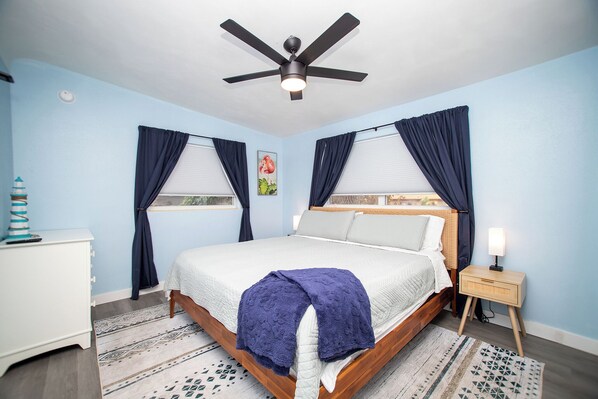 2 habitaciones, tabla de planchar con plancha, wifi y ropa de cama 