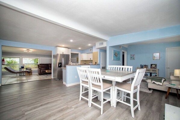 Interior - Charming 2-bedroom house in lovely Largo with AC (Largo)