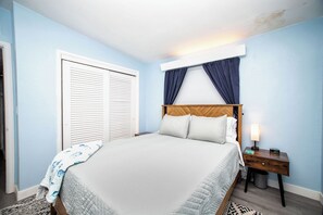 2 habitaciones, tabla de planchar con plancha, wifi y ropa de cama 