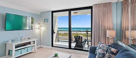 LÀgenhet - 1 kingsize-sÀng med bÀddsoffa (SunDestin 206) | Vardagsrum | Tv