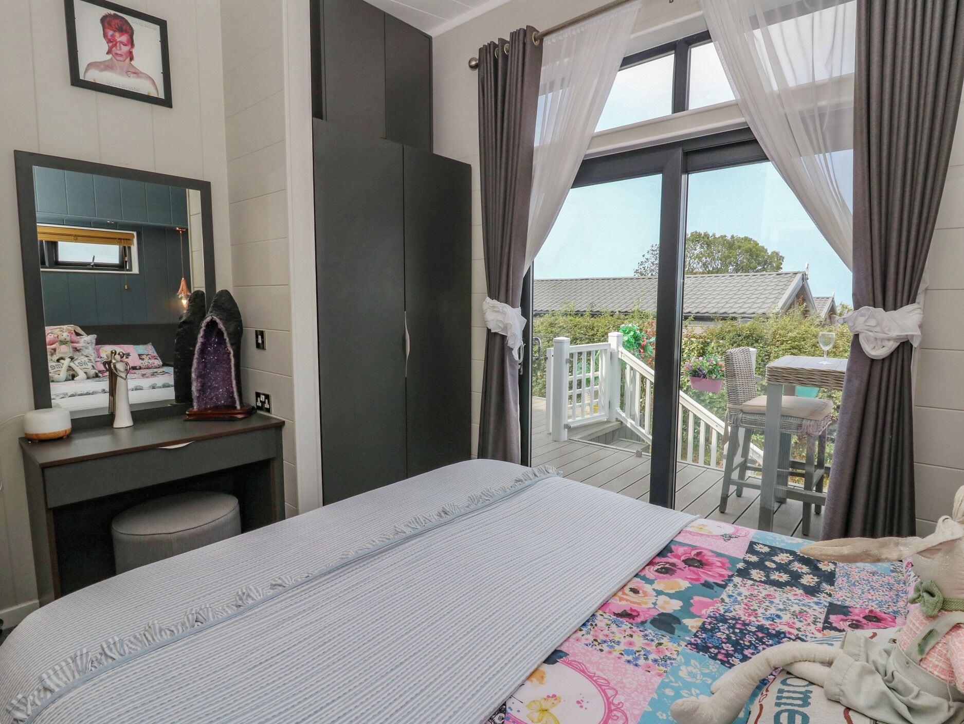 3 bedrooms, individually decorated, individually furnished, free WiFi