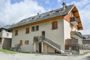 Esterni