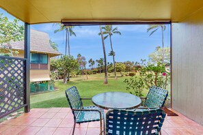 屋外ダイニングエリア