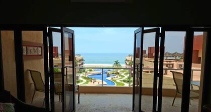 Luxury Beachfront Escape, 3BR Condo + 1500 sqft Patio