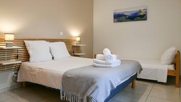 1 bedroom, iron/ironing board, WiFi, bed sheets