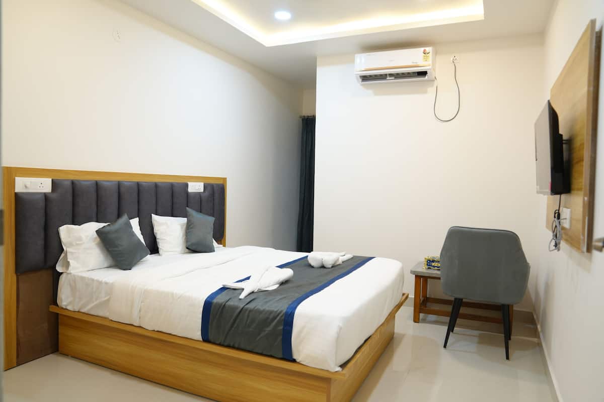 Comfort Double Room, City View