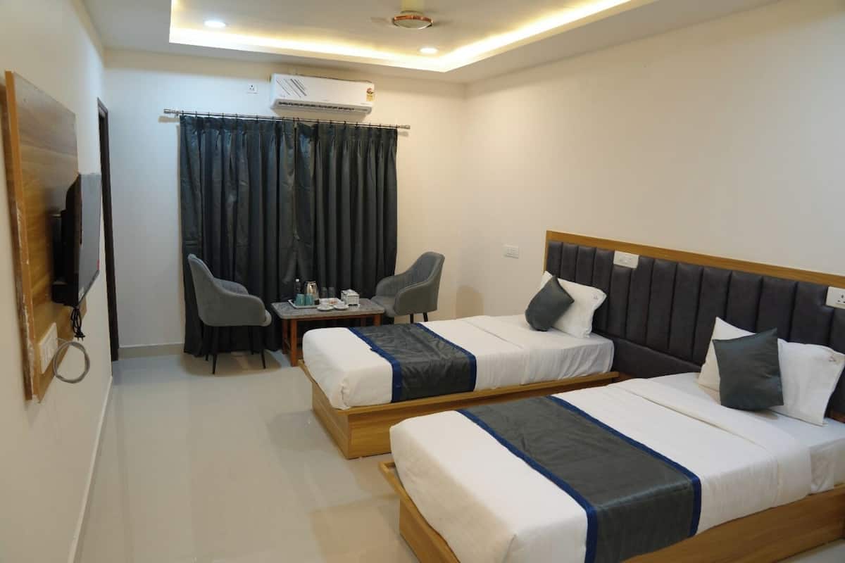 Deluxe Twin Room, City View