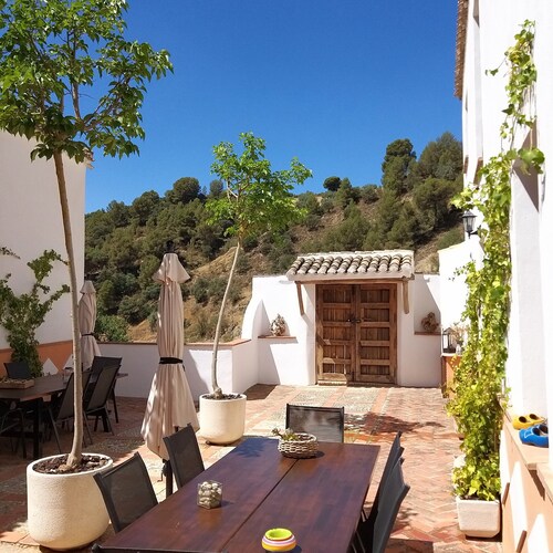 Molino Mairena villa in the middle of nature with heated pool