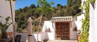 Molino Mairena villa in the middle of nature with heated pool