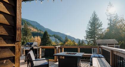 Character 3-bdr Newly Reno'd Modern OceanSky Lodge