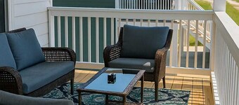 Brand New Spacious 5BR, 4BA house Built Aug 25, 85 in TV, GameRoom, New Special