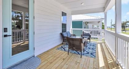 Brand New Spacious 5BR, 4BA house Built Aug 25, 85 in TV, GameRoom, New Special