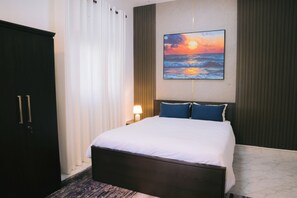 1 chambre, fer et planche à repasser, Wi-Fi, literie fournie