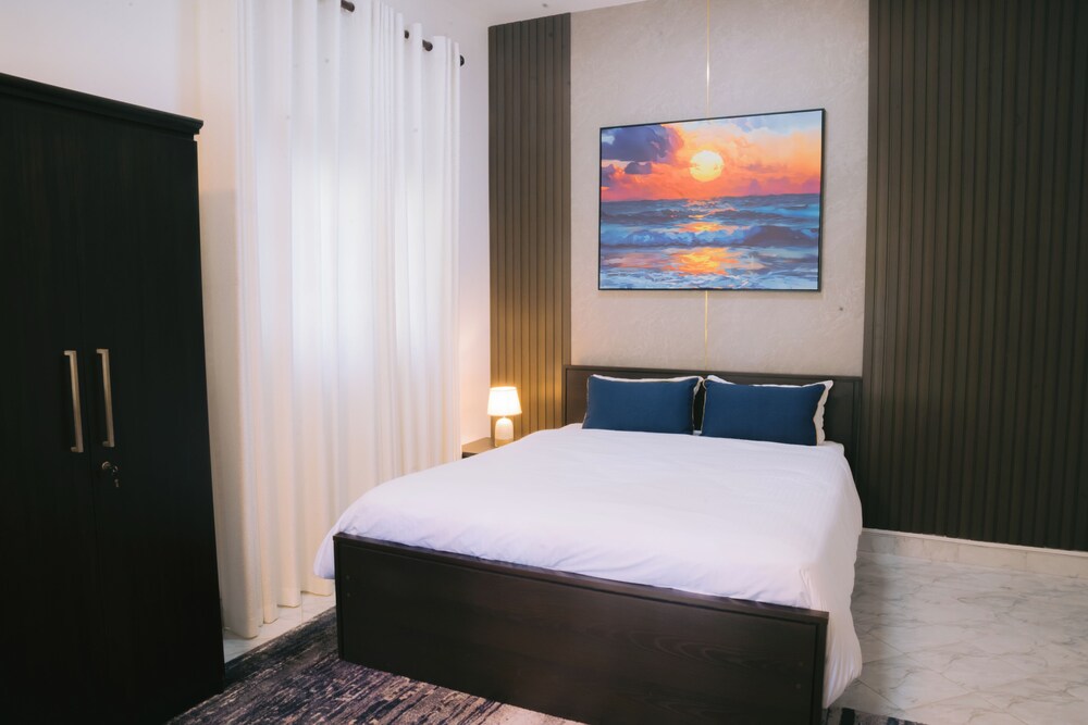 Pool View With Queen Size Bed Room+ A/C - Katana | Vrbo