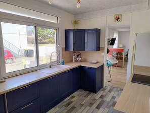 ميكروويف، فرن، موقد طهي مسطح، غسالة أطباق