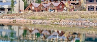 Four Season Fun Cabin | Walk to Ski Lifts, Park and Lake