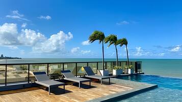 Suite | Pool | Outdoor pool