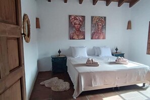 4 chambres, fer et planche à repasser, accès au Wi-Fi (inclus)