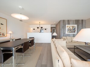 Apartment | Dining - Wagram Apartment for 8 Peoples (Knokke-Heist)