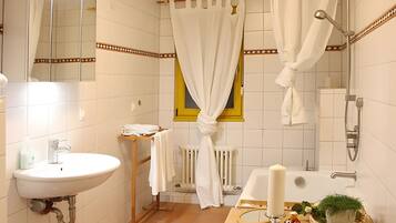 Shower, towels