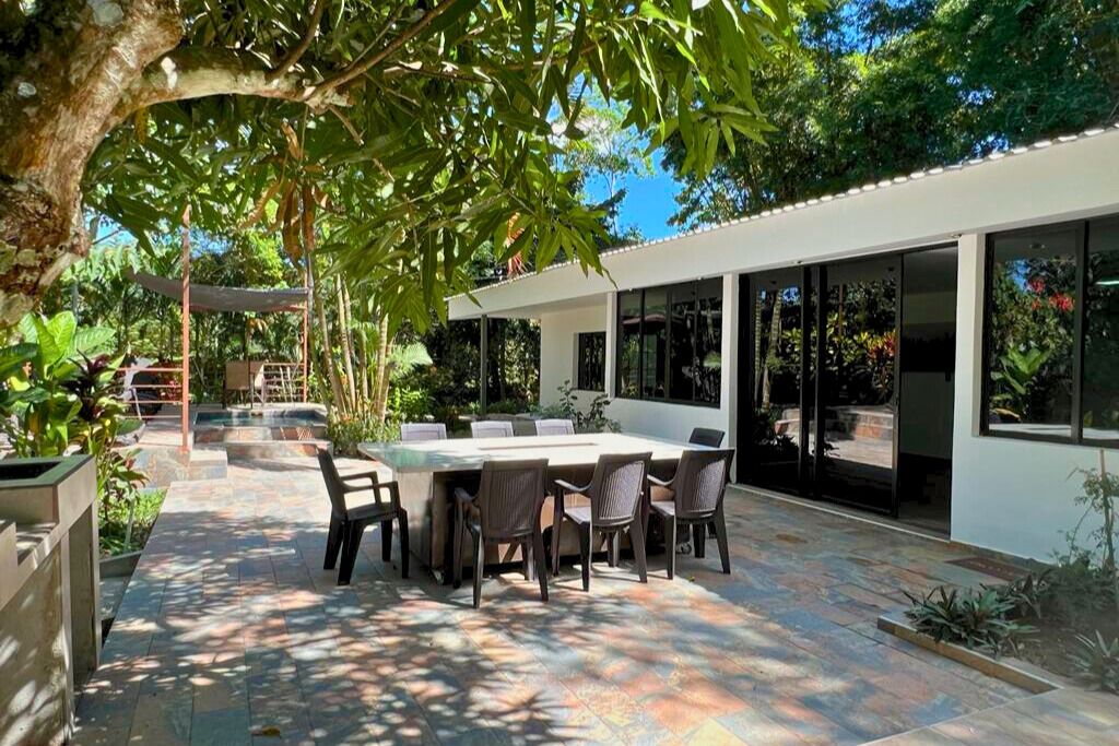 Khu ẩm thực ngoài trời